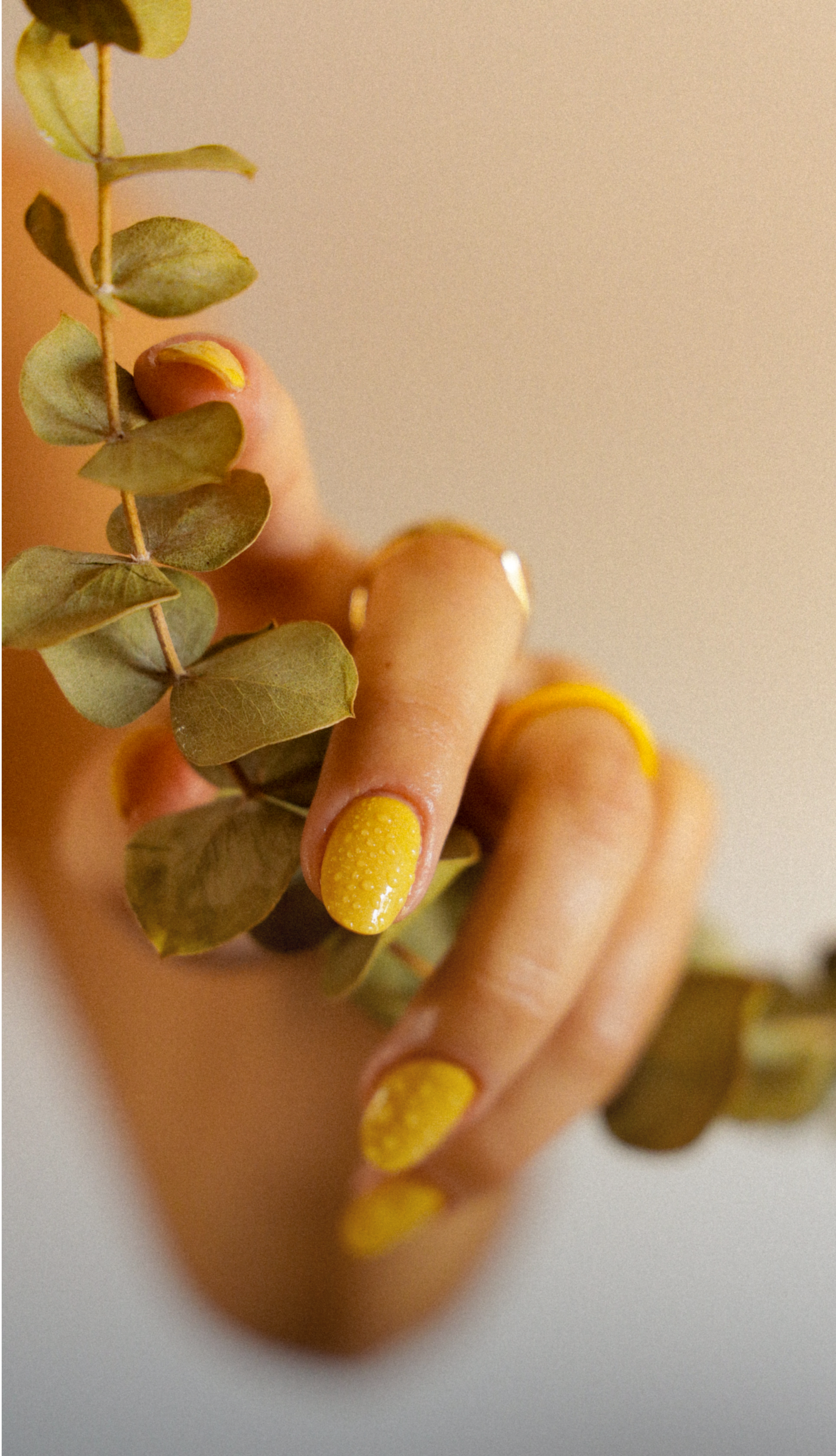 Common Mistakes When Using Chrome Nail Powder & How to Avoid Them
