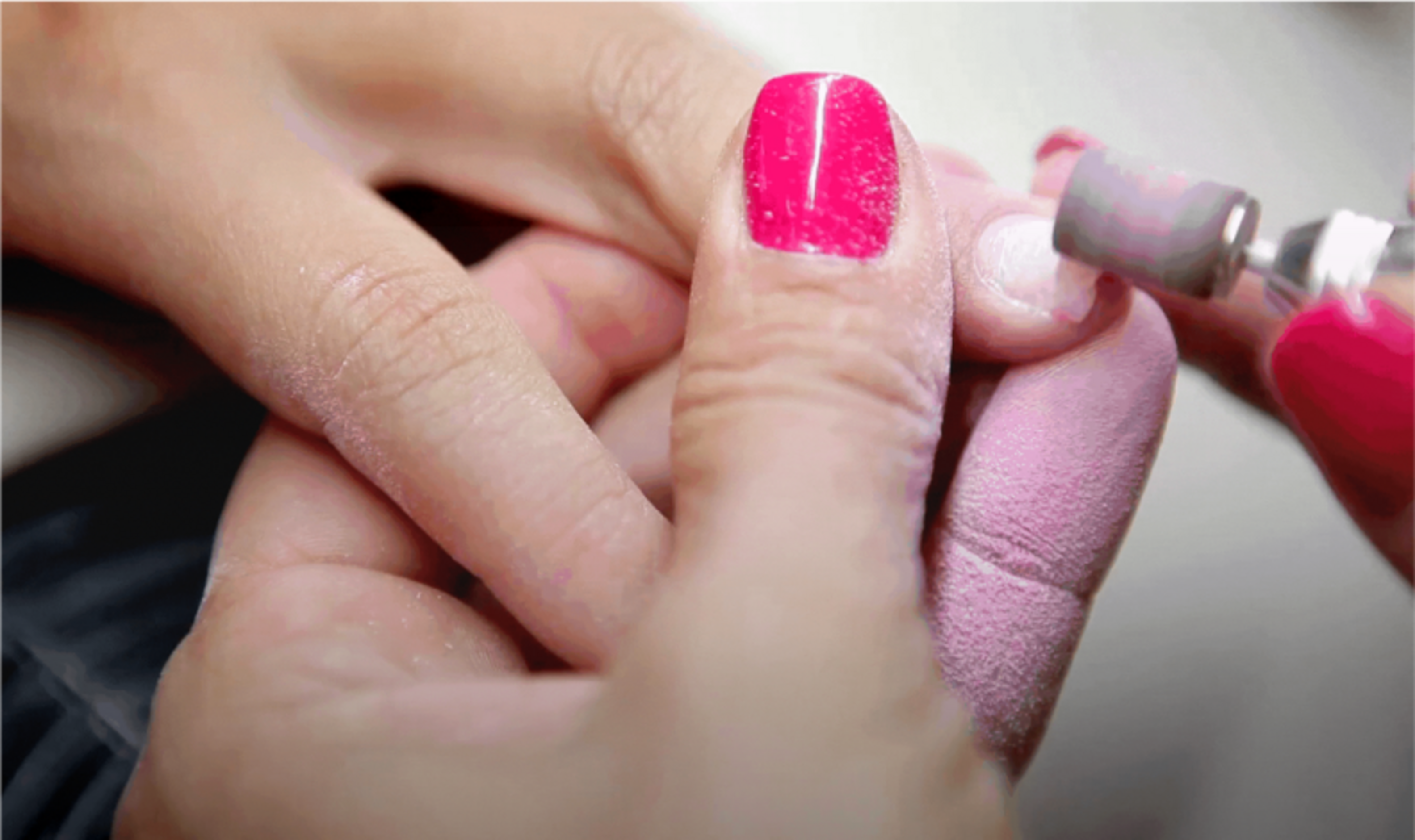 How to Remove Chrome Nail Powder Without Damaging Your Nails