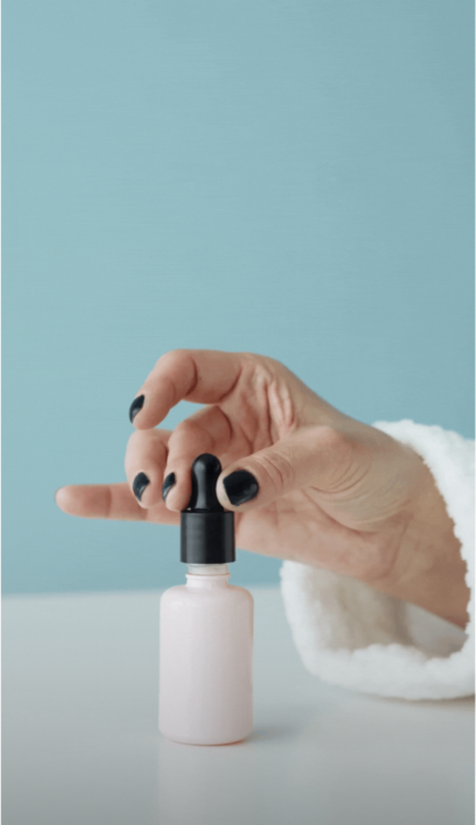 How to Make Your Chrome Nails Last Longer: Expert Advice